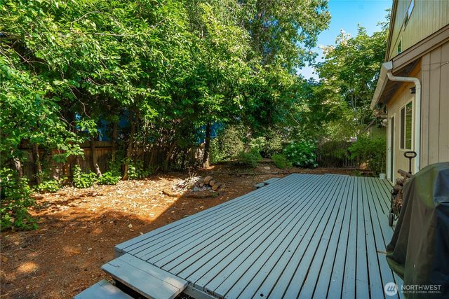 4721 Parkside Drive SE, Lacey, WA 98503