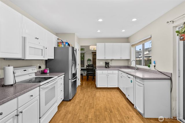 4721 Parkside Drive SE, Lacey, WA 98503