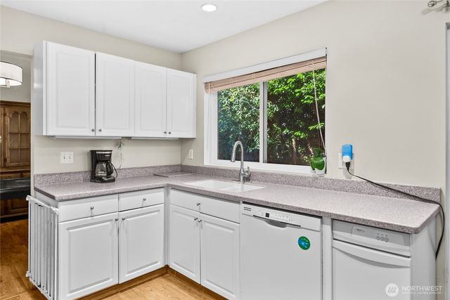 4721 Parkside Drive SE, Lacey, WA 98503