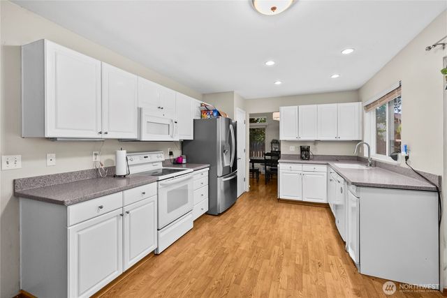 4721 Parkside Drive SE, Lacey, WA 98503