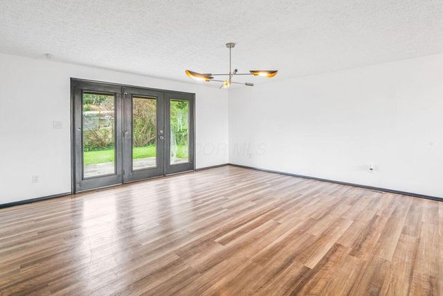 6614 E Livingston Avenue, Reynoldsburg, OH 43068