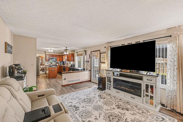 1244 Mayfair Drive, Wilmington, OH 45177