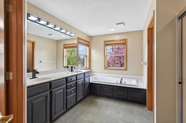 16555 77th Circle N, Maple Grove, MN 55311