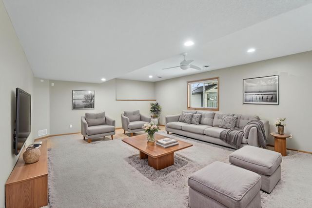 16555 77th Circle N, Maple Grove, MN 55311