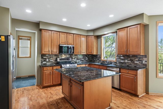 16555 77th Circle N, Maple Grove, MN 55311