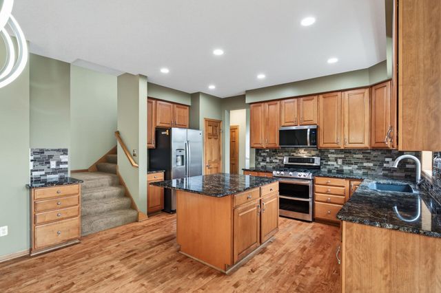 16555 77th Circle N, Maple Grove, MN 55311