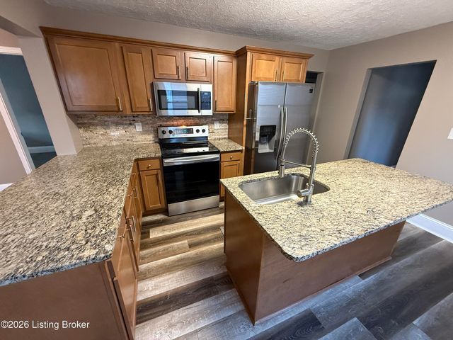 819 S 42nd St, Louisville, KY 40211