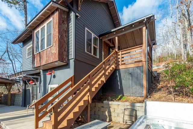 115 Bartram Way, Black Mountain, NC 28711