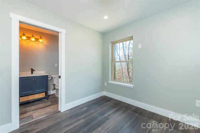 115 Bartram Way, Black Mountain, NC 28711