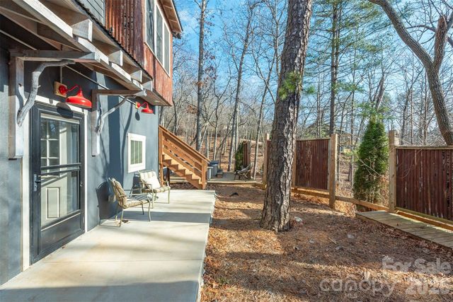 115 Bartram Way, Black Mountain, NC 28711