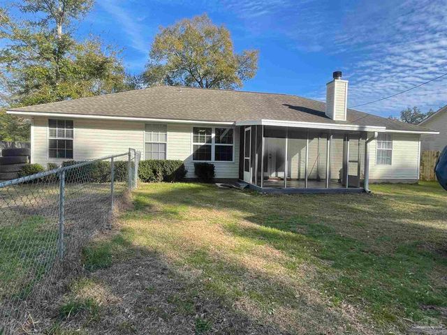 6831 Community Dr, Pensacola, FL 32526