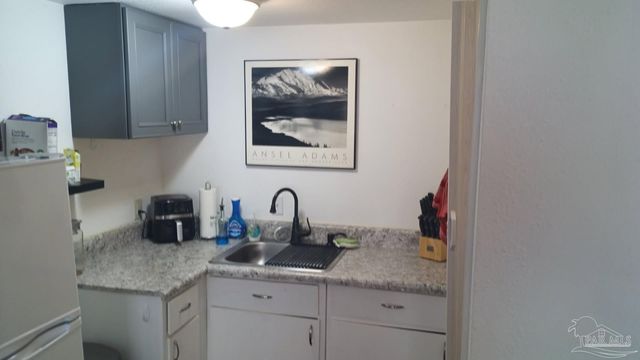 6831 Community Dr, Pensacola, FL 32526