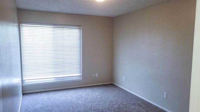 6680 N 3rd Street, Fresno, CA 93710