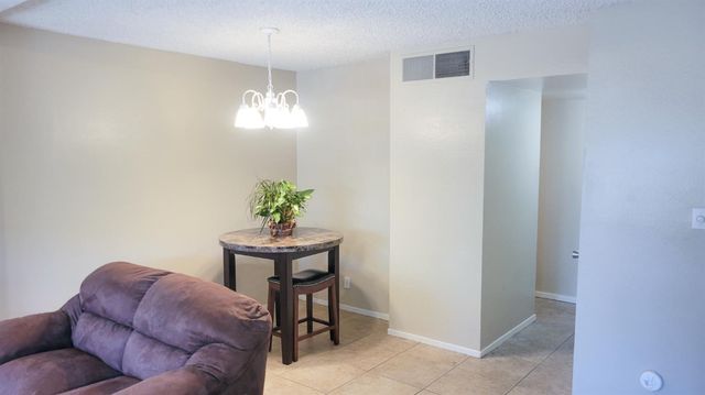 6680 N 3rd Street, Fresno, CA 93710