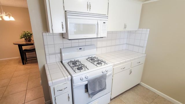 6680 N 3rd Street, Fresno, CA 93710