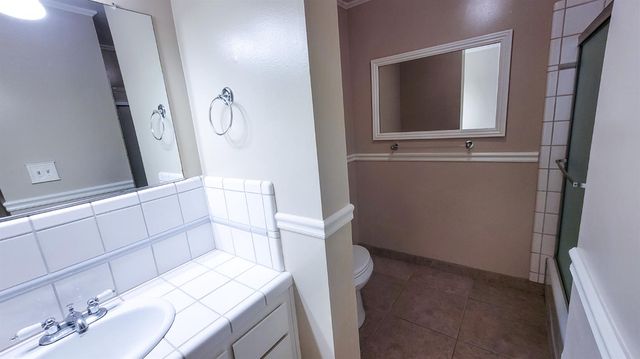 6680 N 3rd Street, Fresno, CA 93710