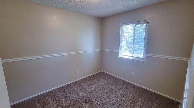 6680 N 3rd Street, Fresno, CA 93710