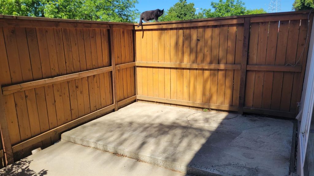 Image 12 of property listing at 6680 N 3rd Street, Fresno, CA 93710