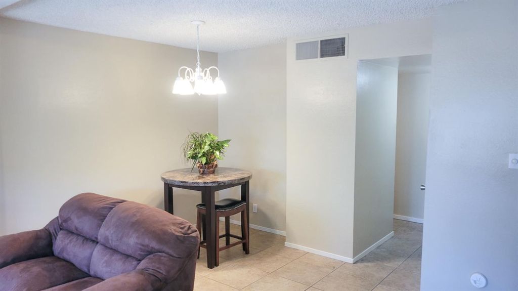 Image 3 of property listing at 6680 N 3rd Street, Fresno, CA 93710