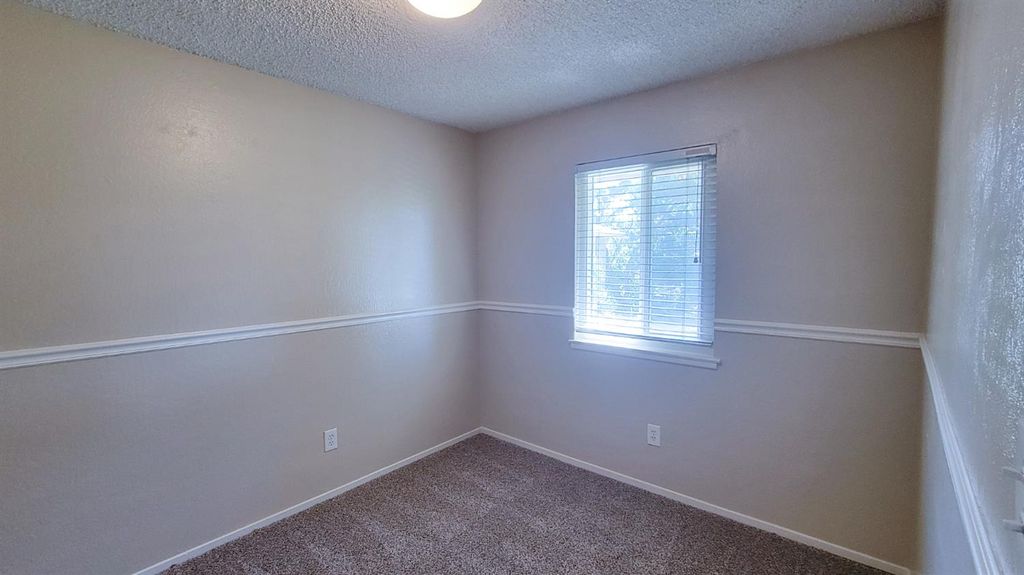 Image 8 of property listing at 6680 N 3rd Street, Fresno, CA 93710