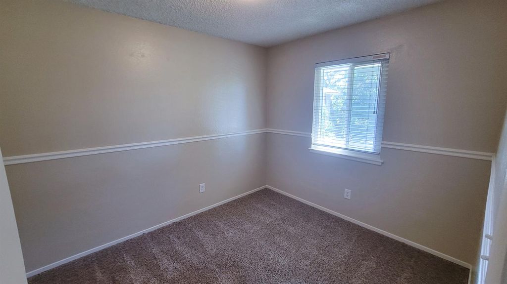 Image 9 of property listing at 6680 N 3rd Street, Fresno, CA 93710