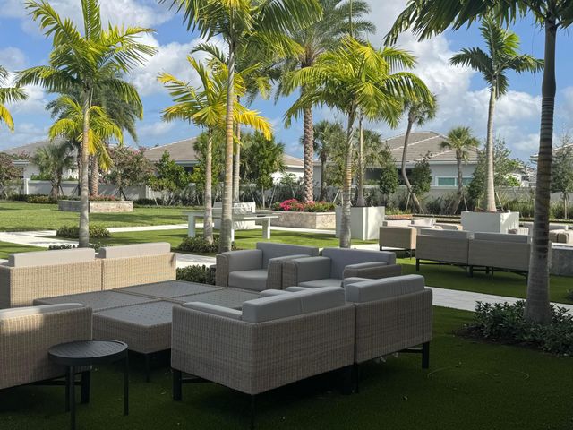 10161 Timber Creek Way, Palm Beach Gardens, FL 33412