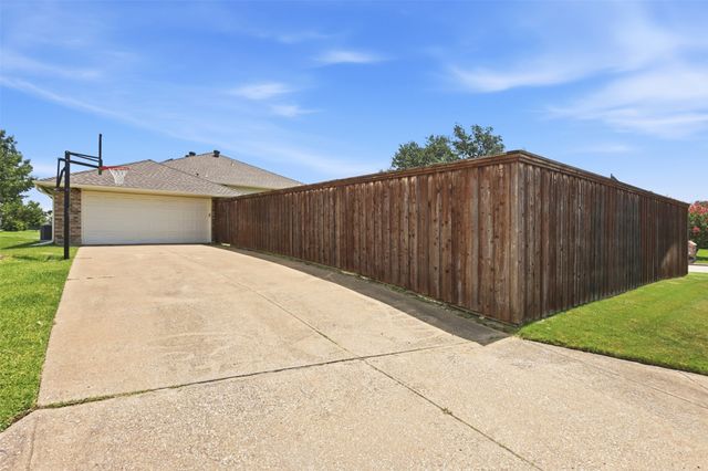4257 Harvest Hill Road, Carrollton, TX 75010