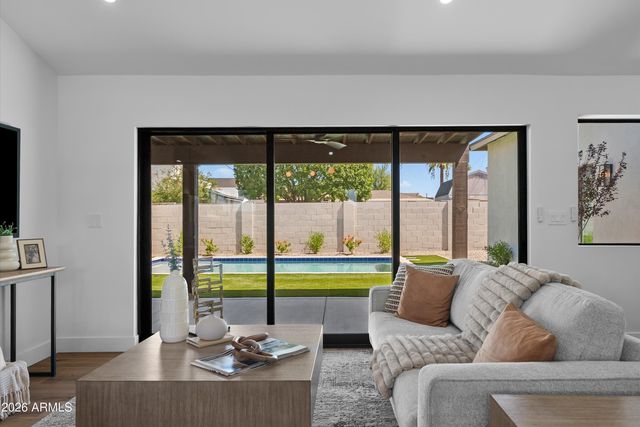3860 E CLARENDON Avenue, Phoenix, AZ 85018
