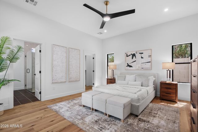 3860 E CLARENDON Avenue, Phoenix, AZ 85018