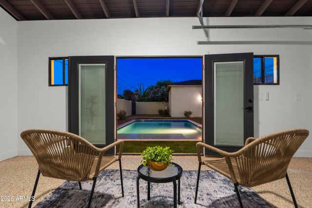 3860 E CLARENDON Avenue, Phoenix, AZ 85018