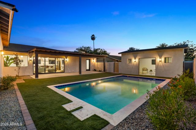 3860 E CLARENDON Avenue, Phoenix, AZ 85018