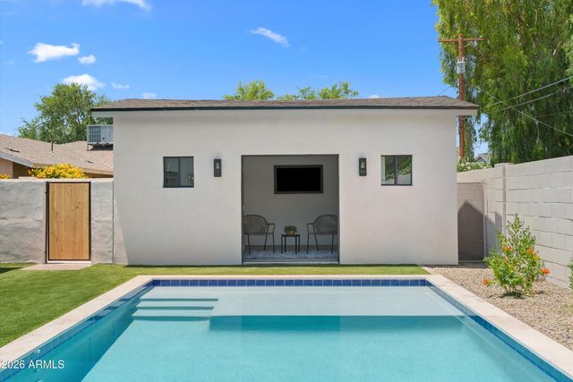 3860 E CLARENDON Avenue, Phoenix, AZ 85018