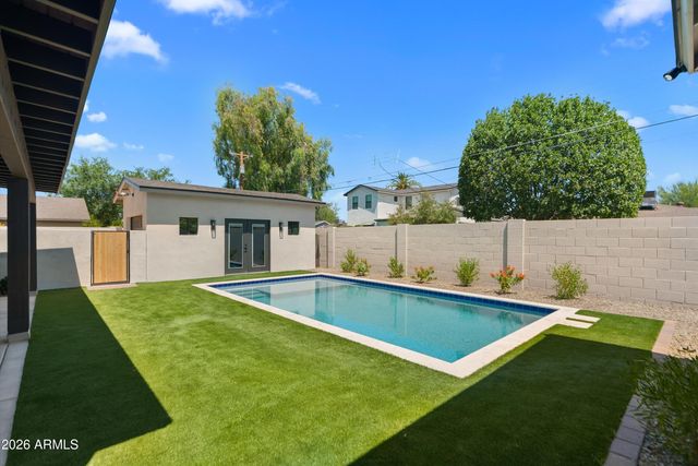 3860 E CLARENDON Avenue, Phoenix, AZ 85018