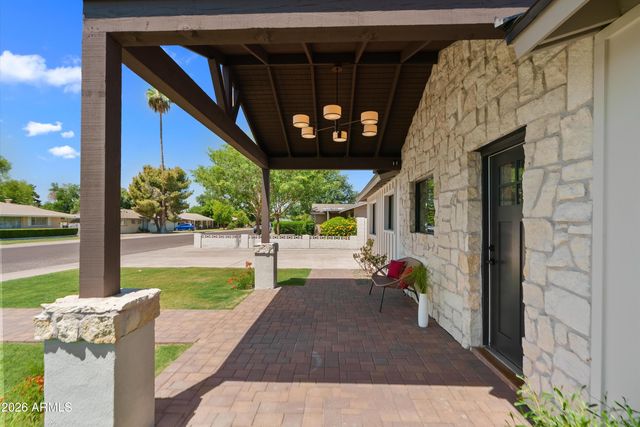 3860 E CLARENDON Avenue, Phoenix, AZ 85018