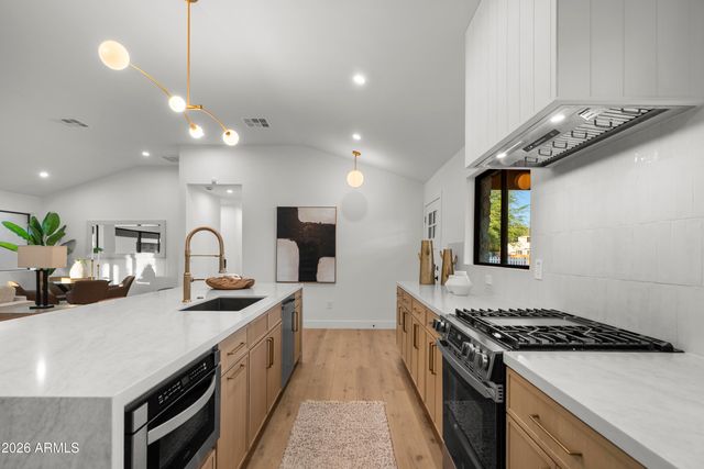 3860 E CLARENDON Avenue, Phoenix, AZ 85018