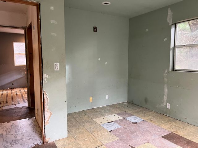 261 Parsons Road, Shelter Cove, CA 95589