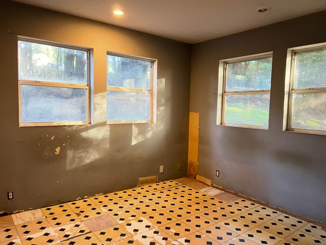 261 Parsons Road, Shelter Cove, CA 95589