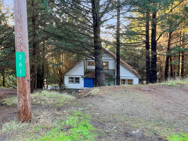 261 Parsons Road, Shelter Cove, CA 95589