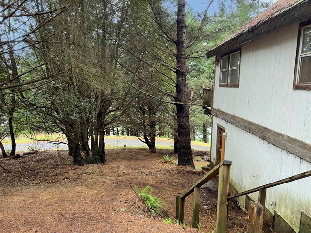 261 Parsons Road, Shelter Cove, CA 95589