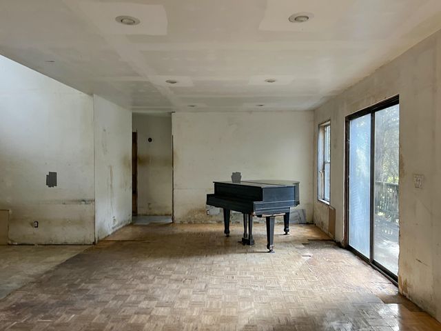 261 Parsons Road, Shelter Cove, CA 95589