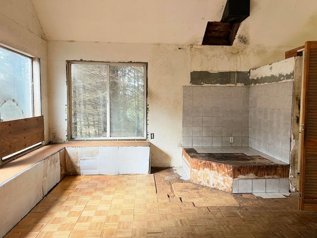 261 Parsons Road, Shelter Cove, CA 95589