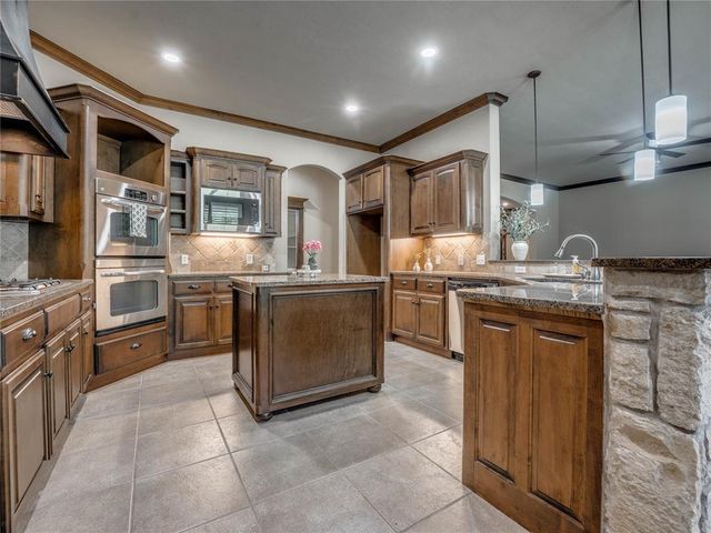 7351 Falcon Ridge, Edmond, OK 73034