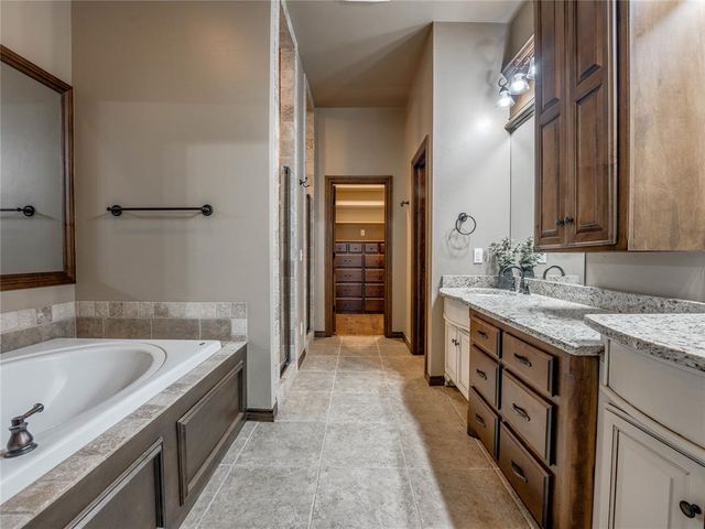7351 Falcon Ridge, Edmond, OK 73034