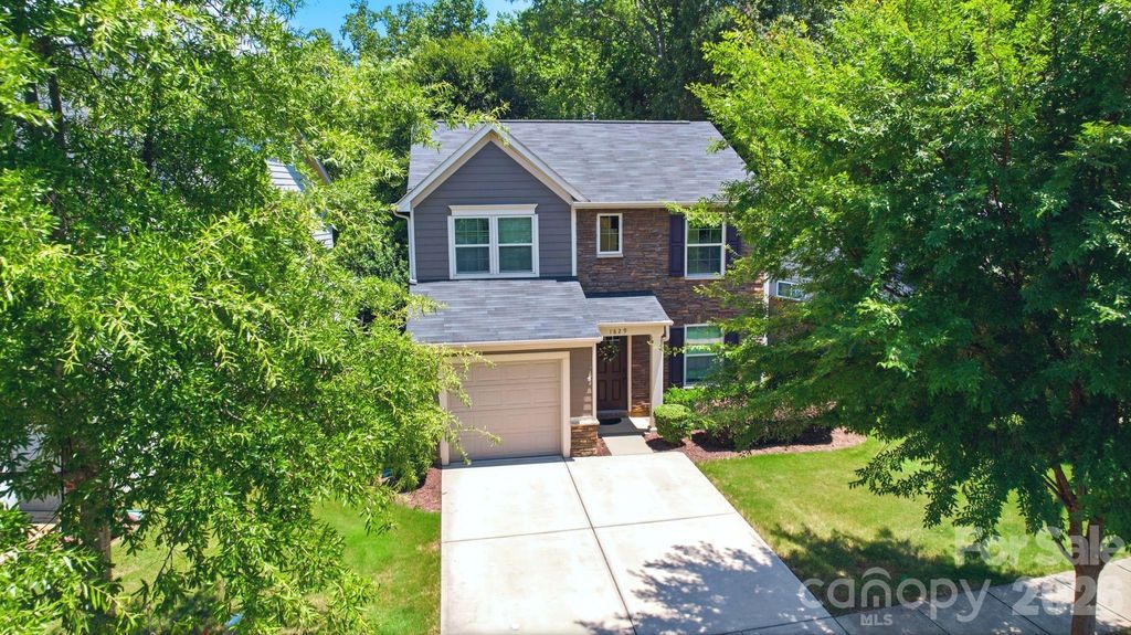 1829 Evergreen Drive, Charlotte, NC 28208