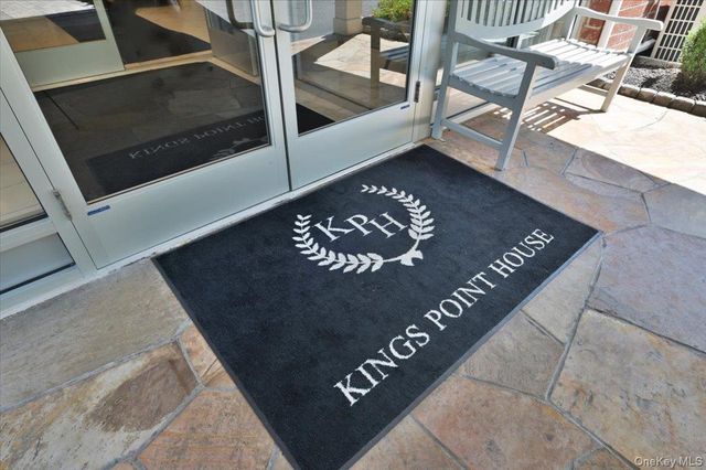 320 E Shore Road E 6B, Great Neck, NY 11023