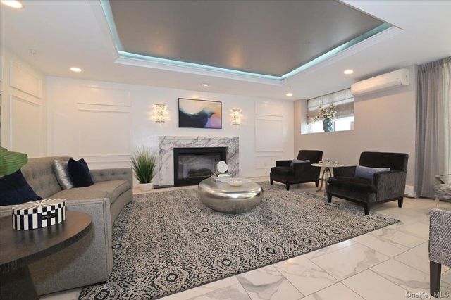 320 E Shore Road E 6B, Great Neck, NY 11023