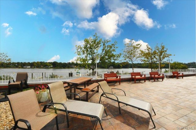 320 E Shore Road E 6B, Great Neck, NY 11023