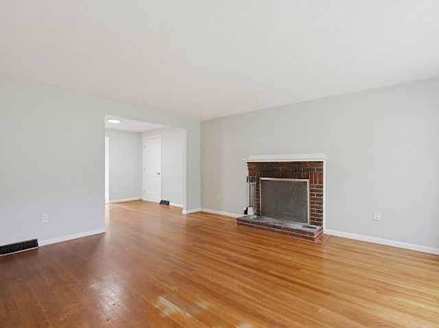 22 Kwedar Ave, Stoughton, MA 02072
