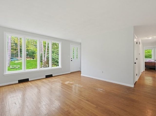 22 Kwedar Ave, Stoughton, MA 02072