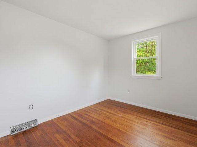 22 Kwedar Ave, Stoughton, MA 02072